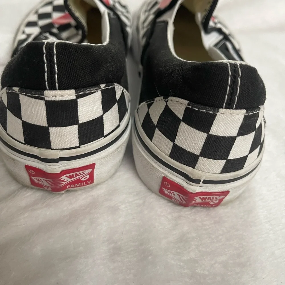 🆕Vans | RARE Heart Share Checkerboard Classic Slip On womens  Sneakers Size 5.5 - Picture 3 of 6